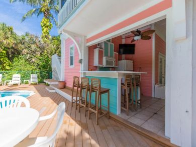 Five Bedroom Captiva Vacation Home Sleeps 12 Private Pool