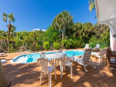 Five Bedroom Captiva Vacation Home Sleeps 12 Private Pool