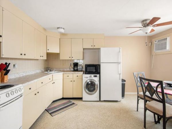 Two Bedroom Short Walk to Beach Vacation Duplex in Manasota