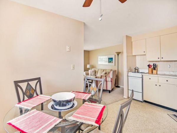 Two Bedroom Short Walk to Beach Vacation Duplex in Manasota