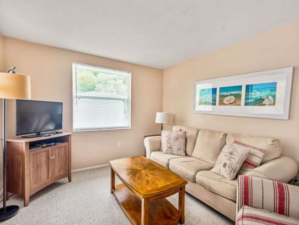 Two Bedroom Short Walk to Beach Vacation Duplex in Manasota