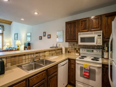 Avon Vacation Rental Condo with Three Bedrooms Avon Vacation Rental Condo with Three Bedrooms