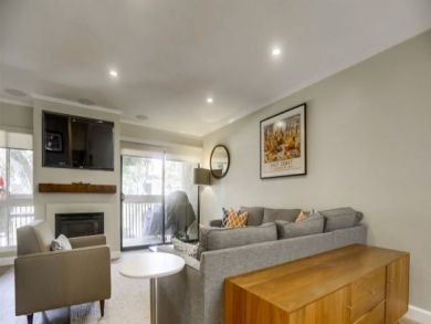 Amazing Updated 2 Bedroom Condo in Solana Beach