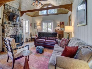 Mountain Retreat with Deck and Private Hot Tub Idylwild