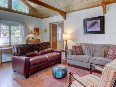 Mountain Retreat with Deck and Private Hot Tub Idylwild