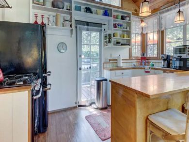 Mountain Retreat with Deck and Private Hot Tub Idylwild