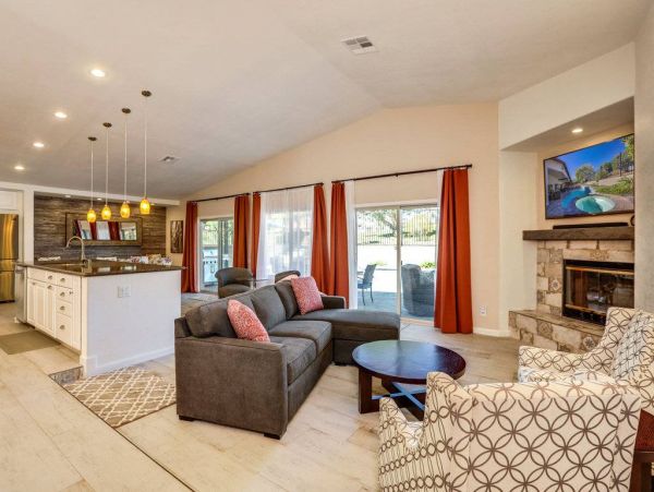 Charming 3 Bedroom Home Rental in Palm Desert California