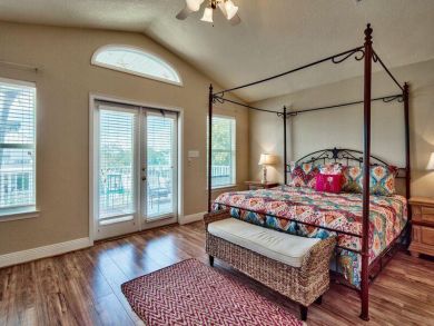 Foue Bedroom Close to Beach Rental Home in Destin
