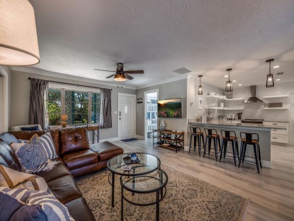Siesta Key 3 Bedroom Vacation Pool Home Sleeps 8 Guests