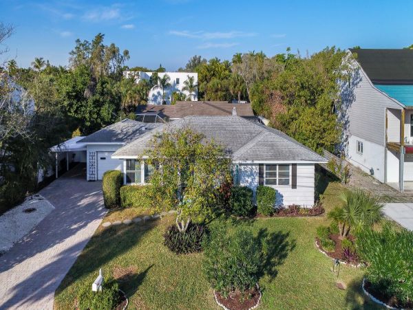 Siesta Key 3 Bedroom Vacation Pool Home Sleeps 8 Guests