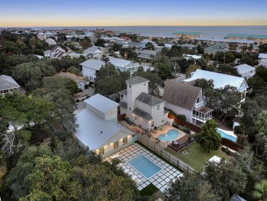 Luxury 4 Bedroom Home in Destin Private Pool Walk to Beach