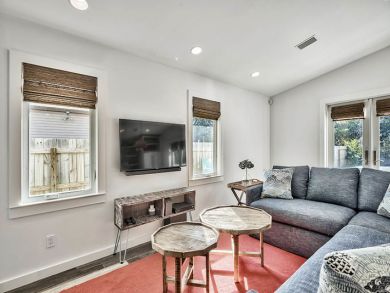 Luxury 4 Bedroom Home in Destin Private Pool Walk to Beach