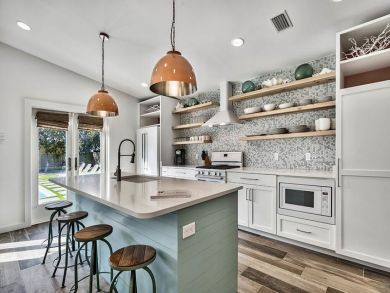 Luxury 4 Bedroom Home in Destin Private Pool Walk to Beach