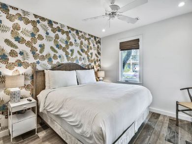 Luxury 4 Bedroom Home in Destin Private Pool Walk to Beach