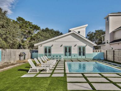 Luxury 4 Bedroom Home in Destin Private Pool Walk to Beach