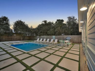 Luxury 4 Bedroom Home in Destin Private Pool Walk to Beach