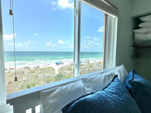 Indian Rocks 3 Bedroom Beachfront Condo Great Gulf Views