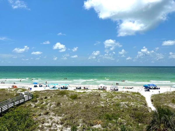 Indian Rocks 3 Bedroom Beachfront Condo Great Gulf Views