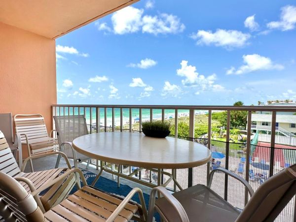 Indian Rocks 3 Bedroom Beachfront Condo Great Gulf Views