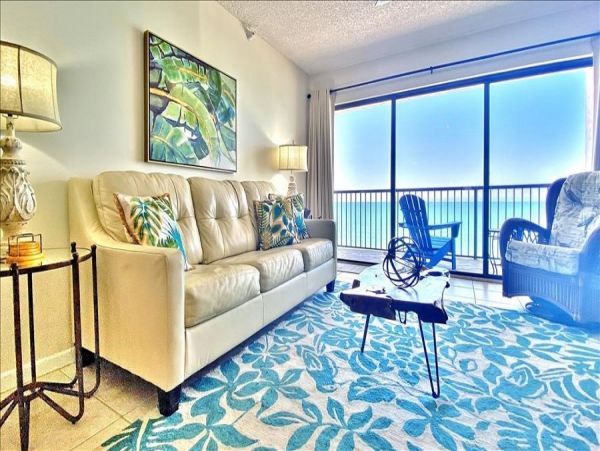 Gulf Front Vacation Rental in Madeira Beach Sleeps Six