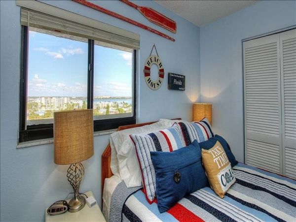 Gulf Front Vacation Rental in Madeira Beach Sleeps Six