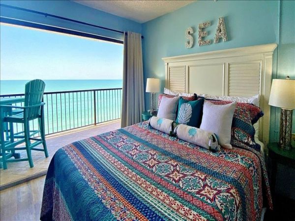 Gulf Front Vacation Rental in Madeira Beach Sleeps Six