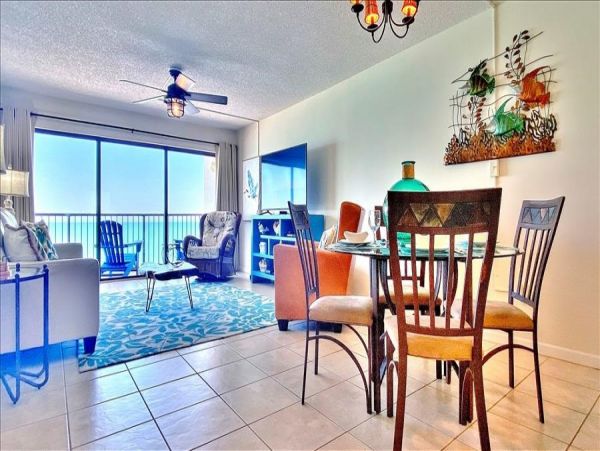 Gulf Front Vacation Rental in Madeira Beach Sleeps Six