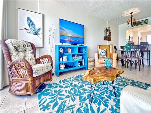 Gulf Front Vacation Rental in Madeira Beach Sleeps Six