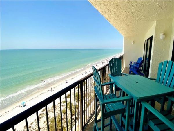 Gulf Front Vacation Rental in Madeira Beach Sleeps Six
