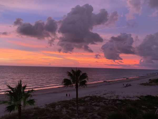Gulf Front Vacation Rental in Madeira Beach Sleeps Six