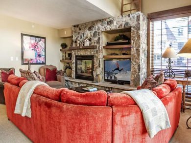Vail 4 Bedroom Condo Rental Lionshead 150 yards to Gondola.