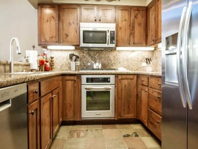 Vail 4 Bedroom Condo Rental Lionshead 150 yards to Gondola.
