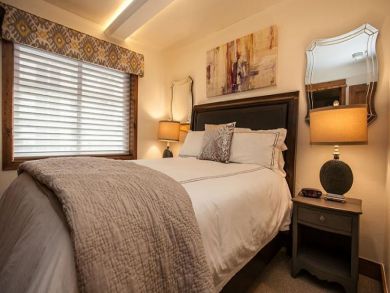 Vail 4 Bedroom Condo Rental Lionshead 150 yards to Gondola.