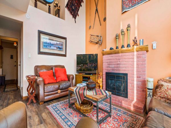 Majestic Mountain Views 4 Bedroom Vail Vacation Condo