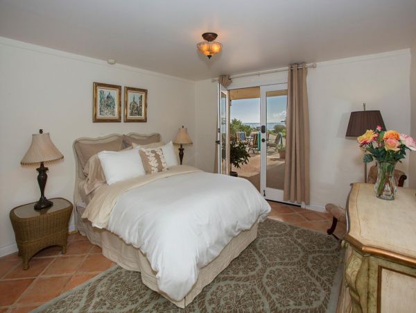 Six Bedroom Vacation Home with Panoramic Ocean Views