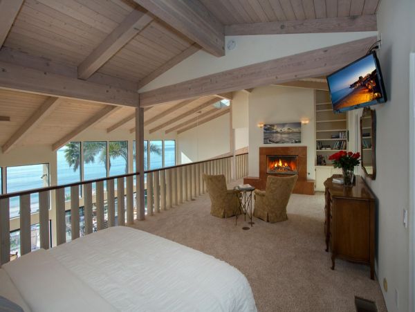 Six Bedroom Vacation Home with Panoramic Ocean Views