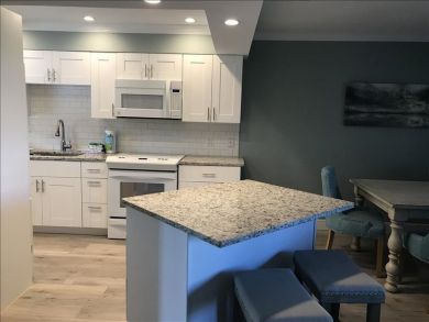 This 2 Bed 2 Bath Unit is Spacious and Welcoming
