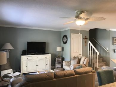 This 2 Bed 2 Bath Unit is Spacious and Welcoming