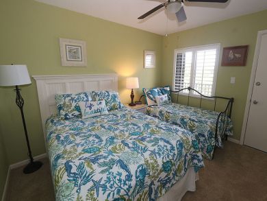 On Beach Sanibel Island 2 Bedroom Vacation Condo Sleeps 6