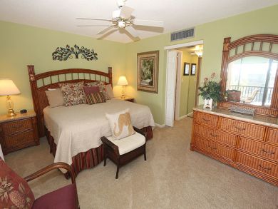 On Beach Sanibel Island 2 Bedroom Vacation Condo Sleeps 6