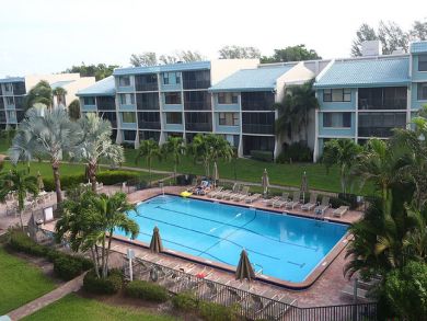 On Beach Sanibel Island 2 Bedroom Vacation Condo Sleeps 6