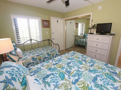 On Beach Sanibel Island 2 Bedroom Vacation Condo Sleeps 6