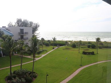 On Beach Sanibel Island 2 Bedroom Vacation Condo Sleeps 6
