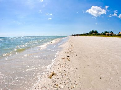 On Beach Sanibel Island 2 Bedroom Vacation Condo Sleeps 6