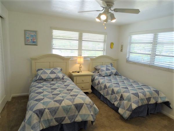 Siesta Key Vacation Condo Two Bedroom Walk to Beach