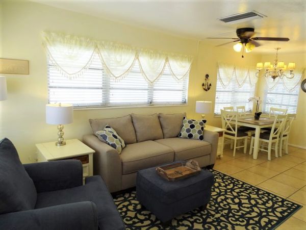 Siesta Key Vacation Condo Two Bedroom Walk to Beach