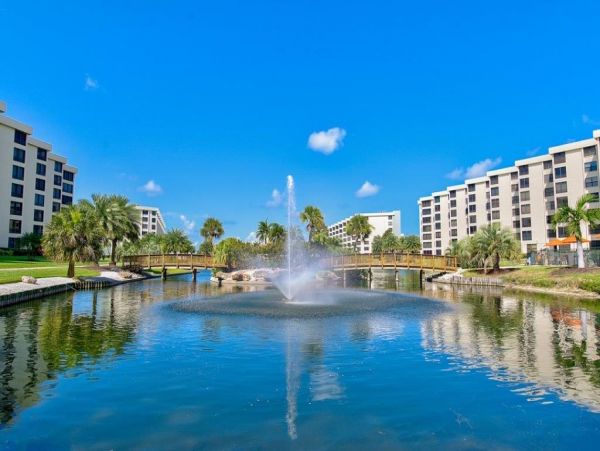 This Recently Remodeled Vacation Condo on Siesta Key