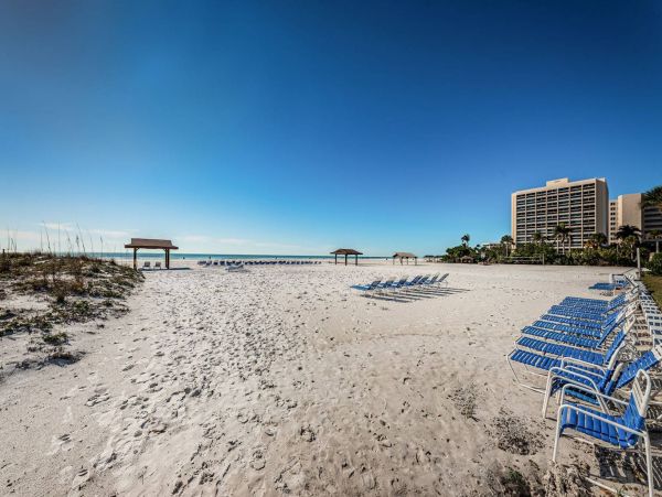 Beachfront Two Bedroom Vacation Condo in Siesta Key