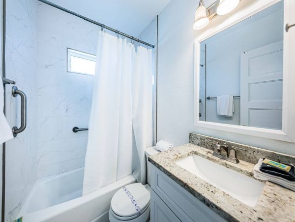 Beachfront Two Bedroom Vacation Condo in Siesta Key