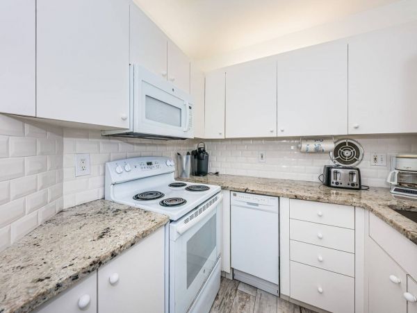 Beachfront Two Bedroom Vacation Condo in Siesta Key